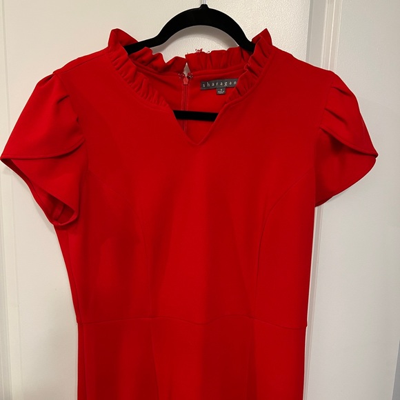 perfect Red cocktail dress,V neck  , midi length super sliming silhouette - Picture 2 of 5